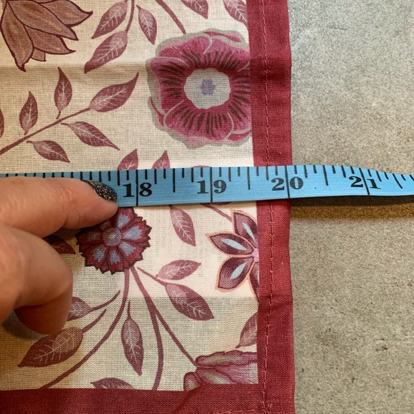 Patina Vie Cloth Napkins Set Of 2 Pack Floral Design 20" x 20" - Picture 4 of 6